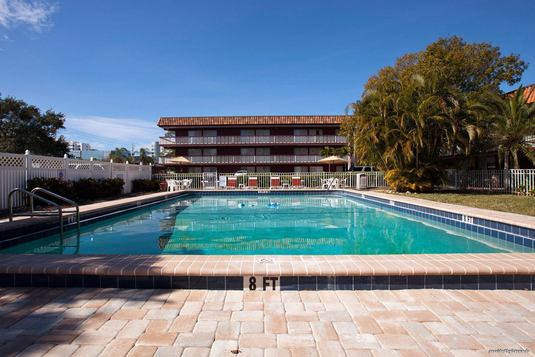 Baymont By Wyndham Sarasota Hotel Instalações foto